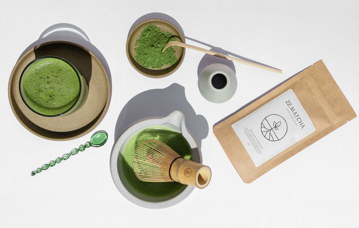 complete 22.matcha set met het 22.matcha zakje, geklopte matcha en een matcha latte